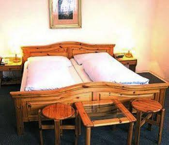Hotel-Restaurant-Cafe Sophienalpe Виена Екстериор снимка