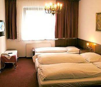 Hotel-Restaurant-Cafe Sophienalpe Виена Екстериор снимка