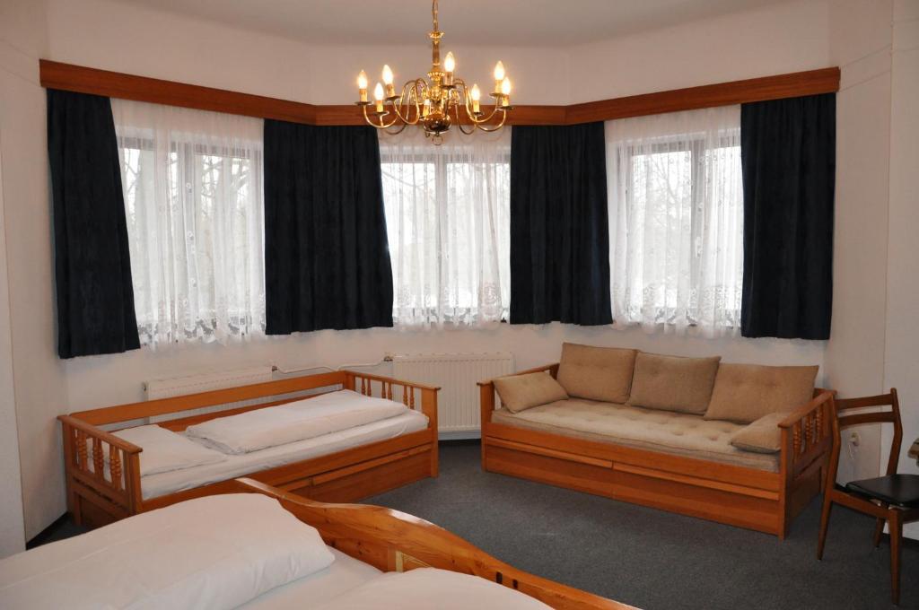 Hotel-Restaurant-Cafe Sophienalpe Виена Стая снимка